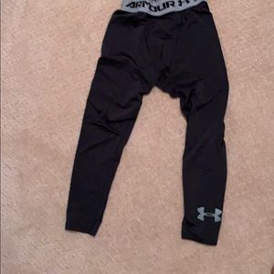 Boy’s Under Armour heat gear size small
